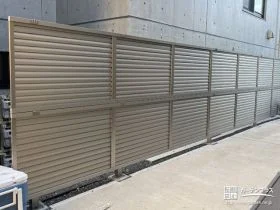 しっかり目隠ししながらも圧迫感を与えないフェンス設置工事