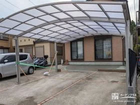 傾斜のあった場所に自転車を停めやすくしたコンクリート打設工事