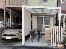 ホワイトカラーと淡い木目調で優しい印象に仕上げた玄関周り工事