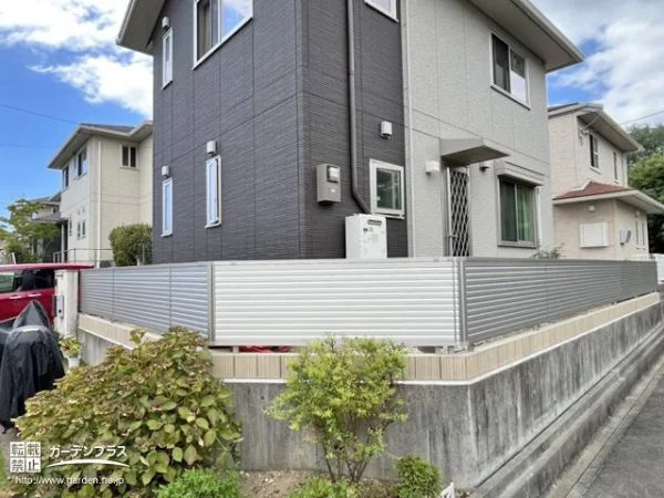 お住まいの安全性や防犯性を高める目隠しフェンスの設置工事