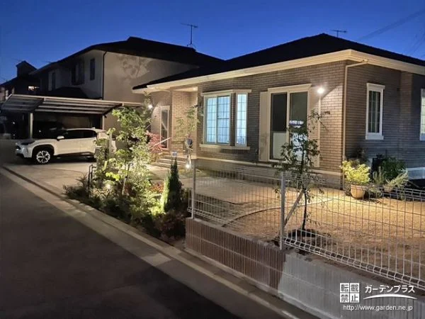 お庭も植栽をてらして幻想的な空間へ