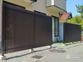 圧迫感を感じさせないスクリーンフェンスの設置工事