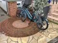 可愛らしいレンガであしらったアプローチ