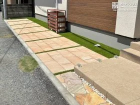 玄関まわりにふさわしい来客用の駐車スペース[施工後]