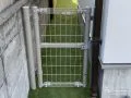 犬走りに門扉を施工し防犯性を向上