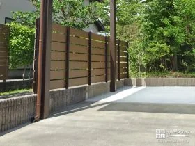 木目調のナチュラルな目隠しフェンス[施工後]
