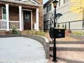 ヨーロッパの街灯を思わせるクラシカルな機能門柱