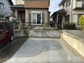 前に張り出していた土留めを解体し駐車スペースを拡張させた工事