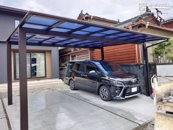お車のボディを守るカーポート