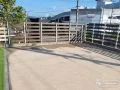 デッキフェンスを新しいものに替え道路への転落防止をした工事