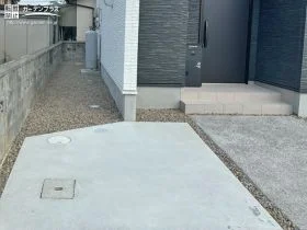防犯対策にも効果的な犬走りの砂利舗装工事[施工後]