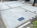 シンプルな中に動きのあるデザインを取り入れた駐車スペース