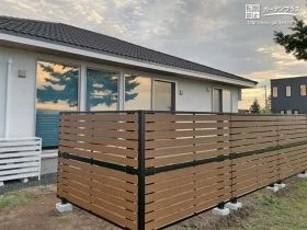 お庭のプライバシーを守る目隠しフェンス[施工後]