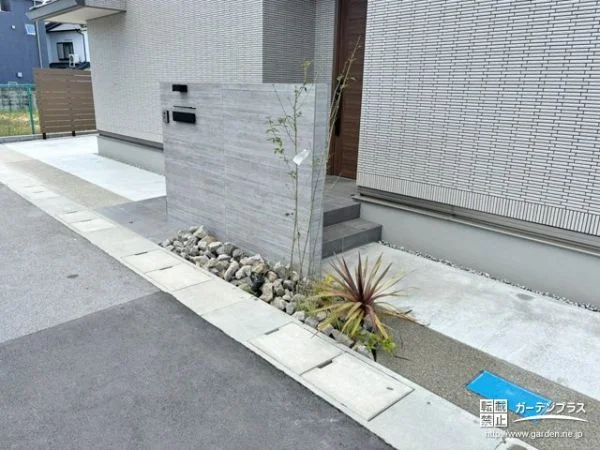 高級感漂うタイル門柱が住まいの格を一層引き立てる新築外構