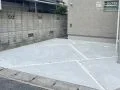 白砂利を使用した爽やかな印象の駐車スペース
