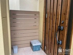 隣地境界にフェンスを施工し玄関への出入りを快適に[施工後]
