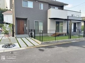 ローメンテナンスながら緑豊かな新築外構
