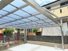 お住まいを引き立てる後方支持タイプのカーポート[施工後]