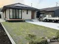 天然芝敷で気持ちの良いお庭