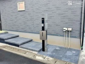 上質なタイルステップが印象的な新築外構