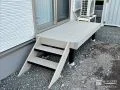 お子様のお庭への出入りする際も安心なウッドデッキ