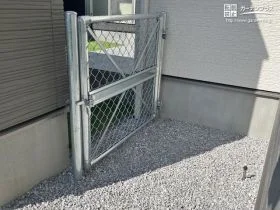 スタイリッシュなお庭の出入口[施工後]