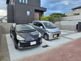 温かみのある雰囲気を演出した駐車スペース[施工後]