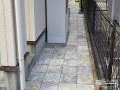 可愛らしいお色味の犬走り