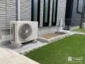 人工芝のお庭の一画に植栽スペースを施工