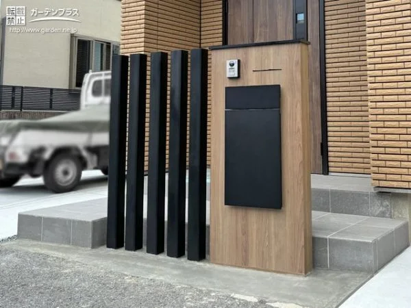 スリットと木目の調和が美しいナチュラルモダンな門周り工事