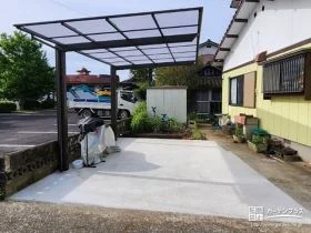 スタイリッシュなフラット屋根のカーポート[施工後]