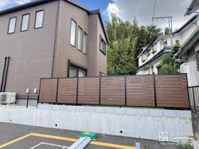 内側のプライベート空間を守る目隠しフェンス[施工後]