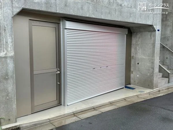 愛車を雨風から守り防犯性を向上するガレージ用シャッター設置工事