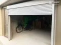 内側は土間コンクリートになっていますので、作業などもしやすくなっています
