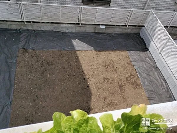 植栽撤去ですっきりさせて境界フェンスで安心感を高めたお庭工事