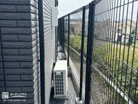 高い擁壁上での安全を守るメッシュフェンス[施工後]