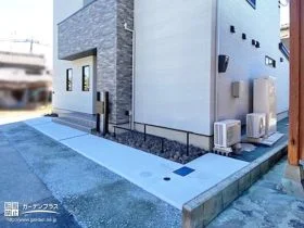 木目調デザインがポイントのナチュラルモダンな新築外構