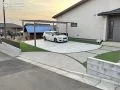 鮮やかな緑がお住まいを引き立てる新築外構