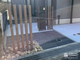 さりげない目隠しにも効果的なスリットフェンス[施工後]