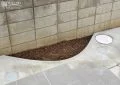 お住まいに寄り添う曲線状の植栽スペース