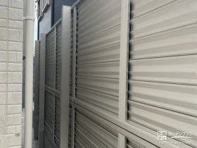 2段支柱を用い高さを出した目隠しフェンス[施工後]