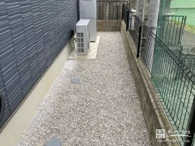 犬走りの雑草・ぬかるみ対策[施工後]