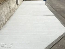 道路側との高低差を解消する土間コンクリートの追加打設工事[施工後]