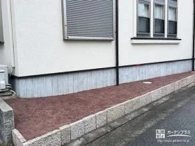 オワコン舗装で水はけを向上し雑草も防いだ植栽スぺース工事