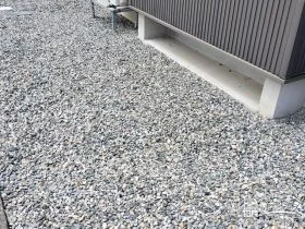 犬走りの雑草・ぬかるみ対策[施工後]