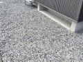 犬走りの雑草・ぬかるみ対策
