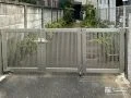 縦桟デザインでスタイリッシュな門扉を施工