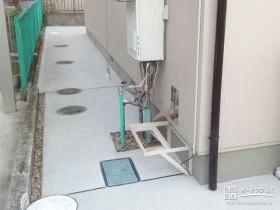 犬走りに土間コンクリートを打設しいつでも綺麗な空間に