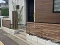ナチュラルモダンな印象のお住まいにマッチするフェンス設置工事