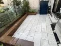 古木の質感を追求した化粧ブロックで趣のある花壇を施工した工事